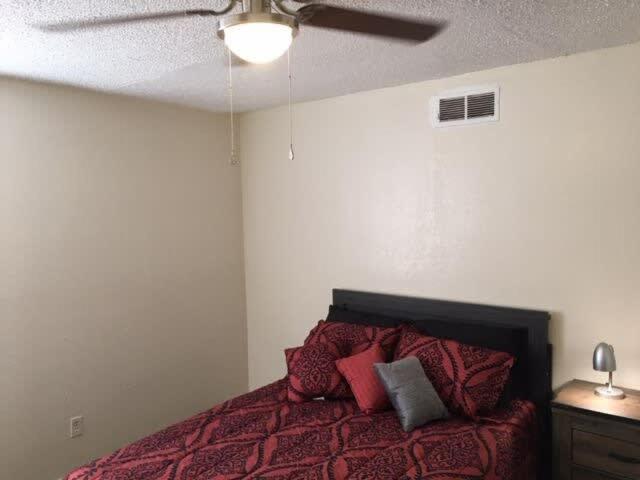 Quiet Townhouse Close To Fort Sill! لوتون المظهر الخارجي الصورة