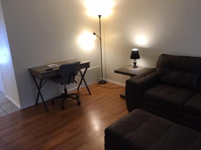 Quiet Townhouse Close To Fort Sill! لوتون المظهر الخارجي الصورة