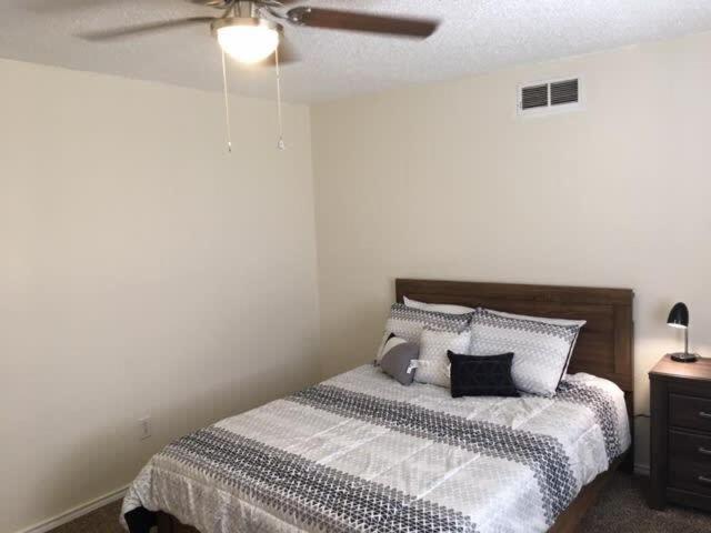 Quiet Townhouse Close To Fort Sill! لوتون المظهر الخارجي الصورة